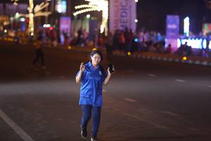 BIB: 
                            <button type="button" onclick="openModal(23041476)" class="btn btn-primary btn-sm float-right btn-popup" data-toggle="modal" data-target=".modal-high-quality">
                        <i class="fas fa-shopping-cart"></i> Add to Cart
                    </button>
                                            <button type="button" onclick="isThisMe(23041476, true)" class="btn btn-success btn-sm float-right btn-popup btn-isme hidden" data-toggle="tooltip" data-placement="bottom" title="นี่คือรูปของคุณใช่ไหม คลิกที่นี่เพื่อเอาเข้าอัลบั้ม">
                        <i class="fas fa-plus"></i> Add to album
                    </button>
                    <button type="button" onclick="isThisMe(23041476, false)" class="btn btn-warning btn-sm float-right btn-popup btn-isnotme hidden">
                        <i class="fas fa-ban"></i> Remove from album
                    </button>